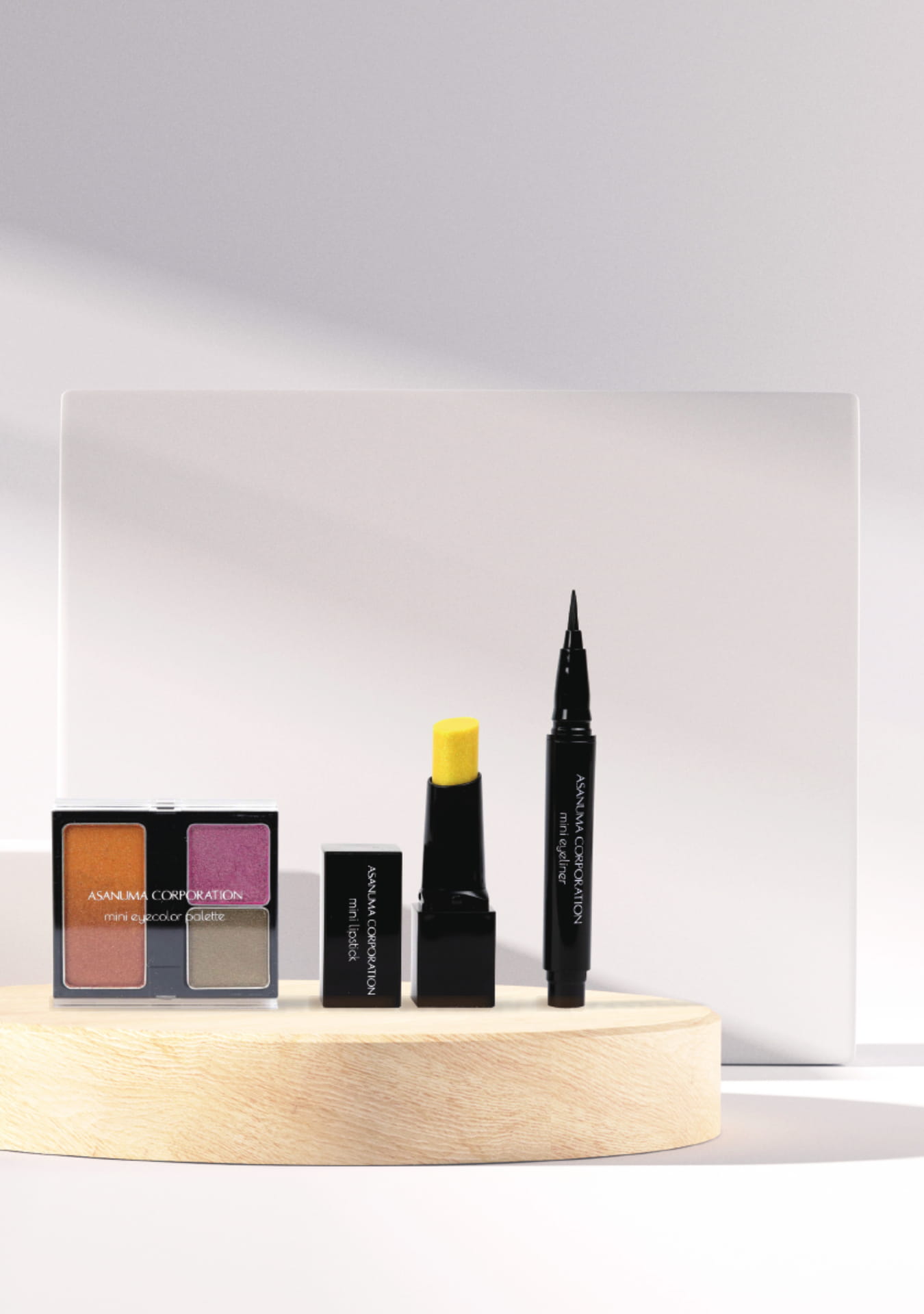 Mini and travel-sized make-up