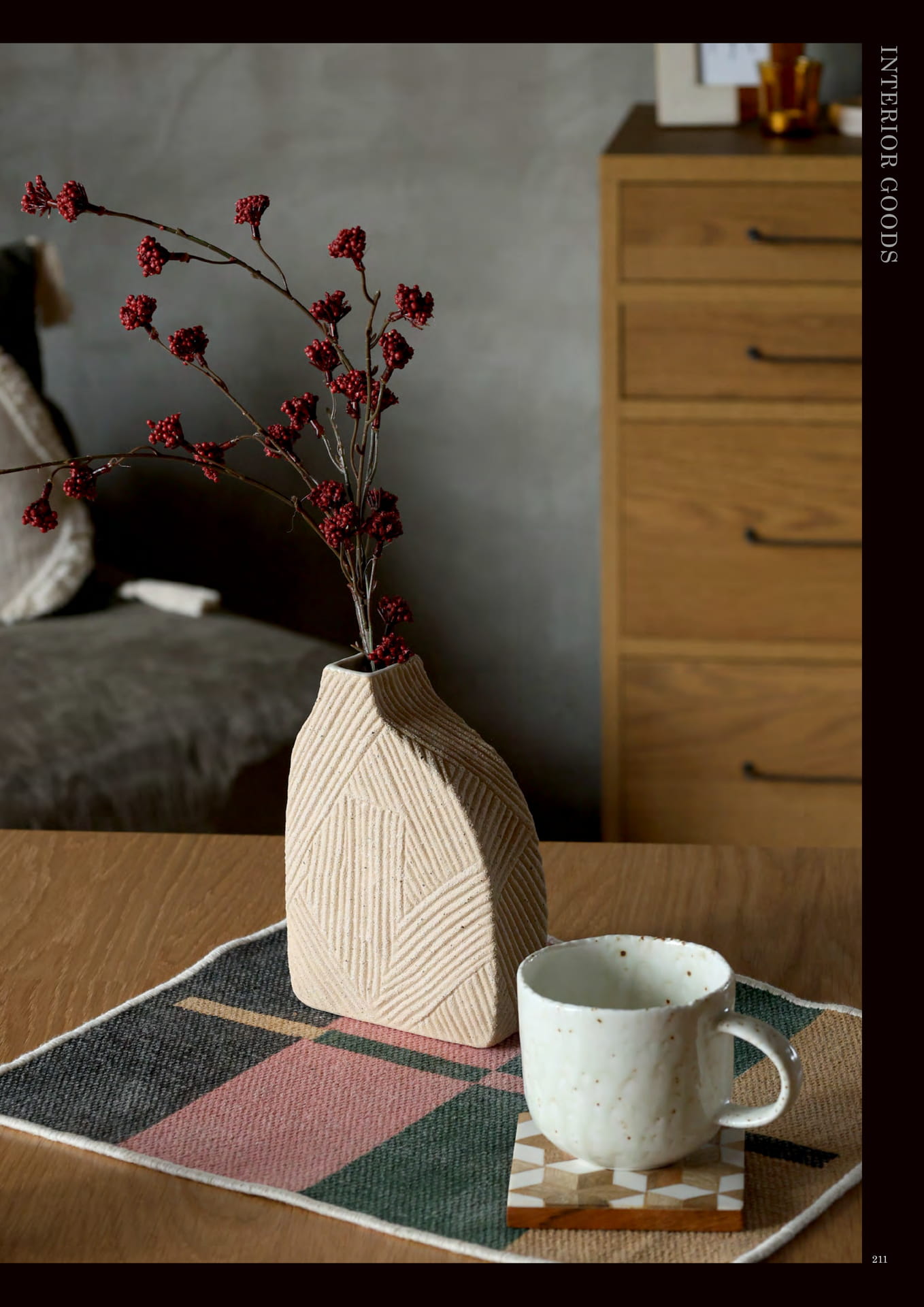 211 | INTERIOR GOODS