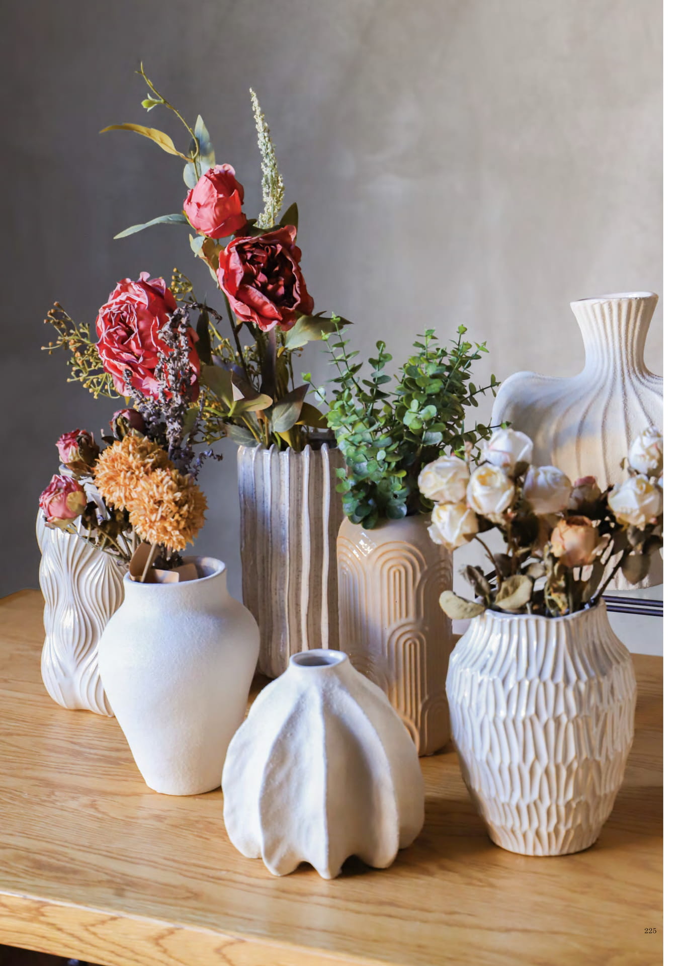 225 | INTERIOR GOODS