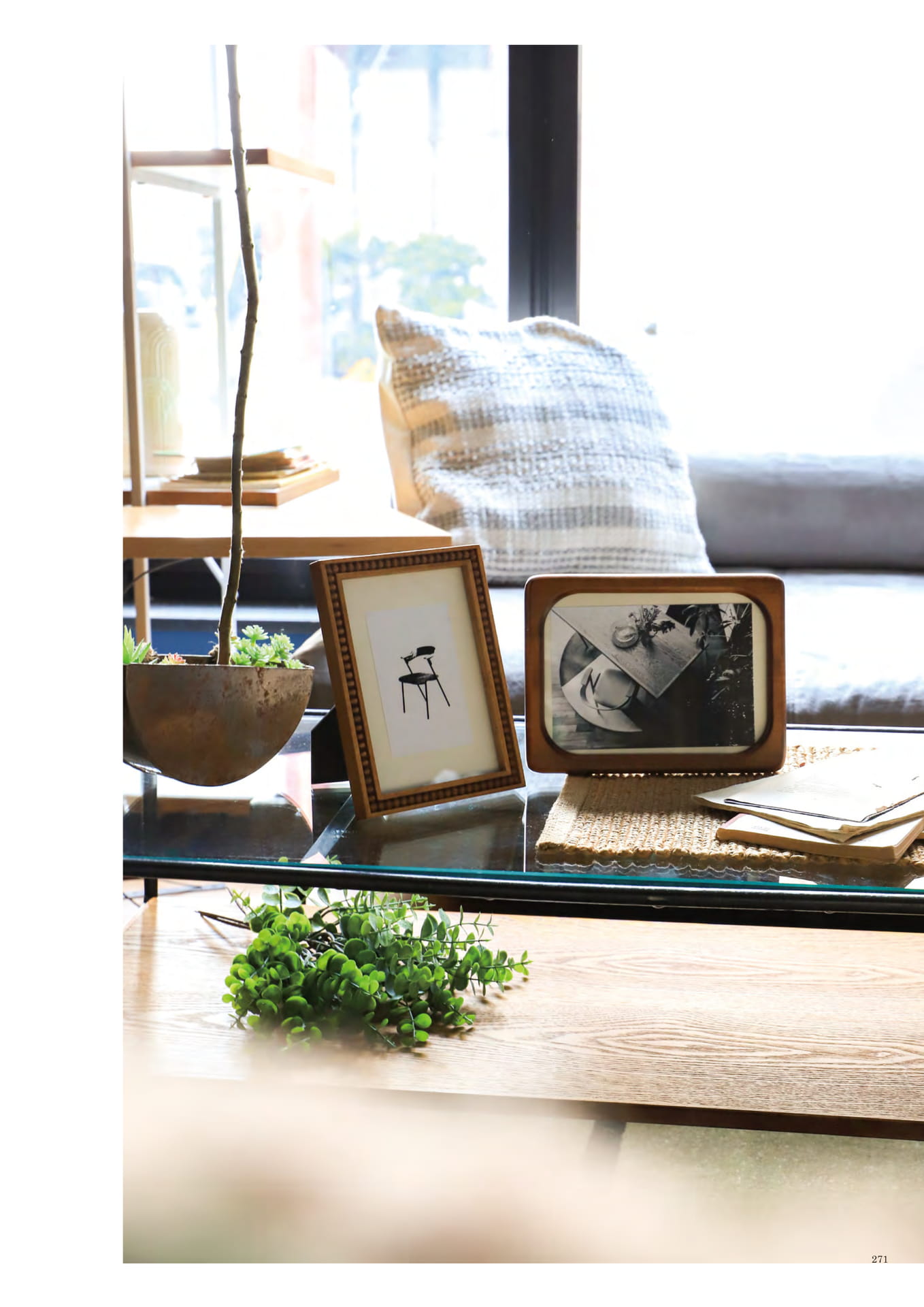 271 | INTERIOR GOODS