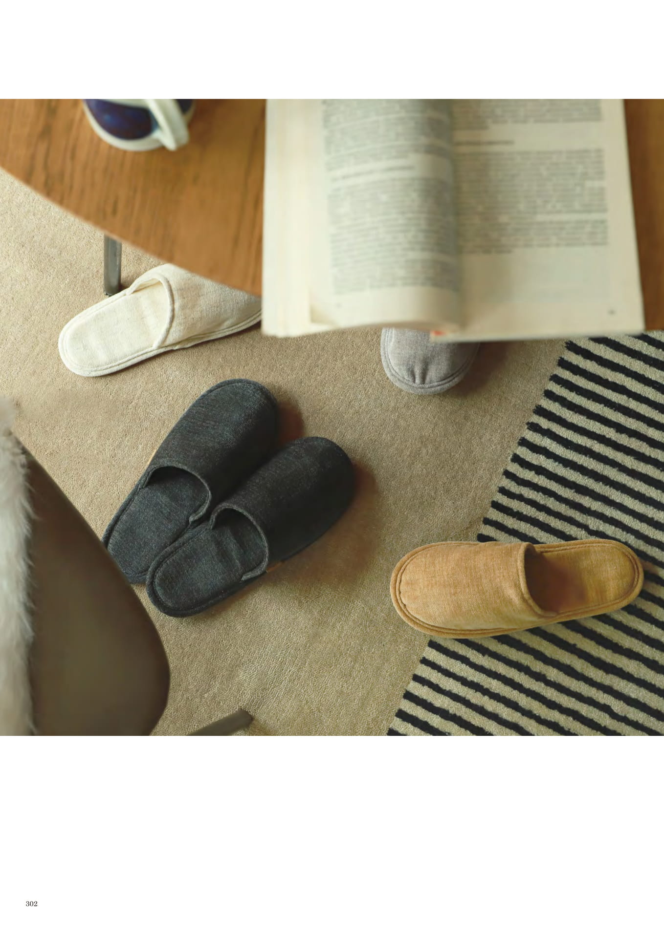 302 | INTERIOR GOODS