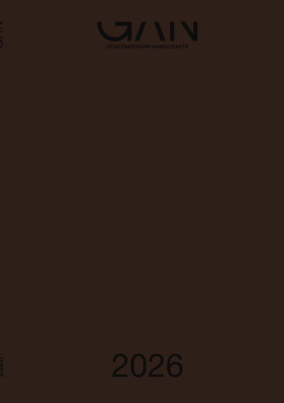 Page 001